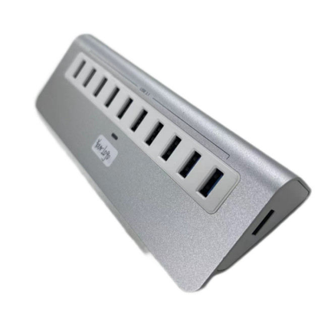 10/5Gbps までのデータ転送速度 CE認証のUSB-C接続ハブ